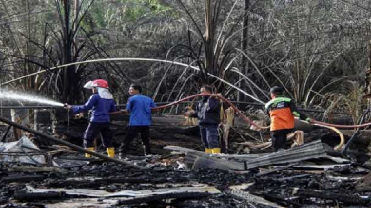 Endonezyada Petrol Kuyusunda Yangın: 21 Ölü