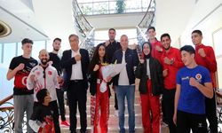 Kick Boks Takımı Türkiye Şampiyonası Öncesi'nde Başkan İlgezdi'yi Ziyaret Etti!