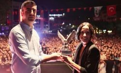 Kartal, 30 Ağustos Zaferini Zeynep Bastık Konseriyle Final Yaptı!