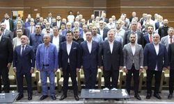 Saadet Partisi Ataşehir'de Başkan Metin Bayraktar yeniden güven tazeledi