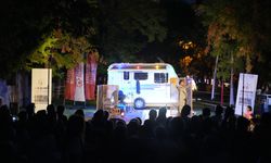 Ataşehirliler karavan tiyatrosuyla buluştu