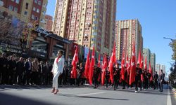 ATAŞEHİR'DE CUMHURİYET'İN RENKLERİ RESMİ TÖRENDE BULUŞTU