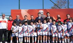 GAZETECİ RECEP KENAN ANISINA U12 FUTBOL TURNUVASI DÜZENLENDİ