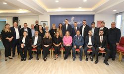 BAŞKAN ADIGÜZEL, YENİ SEÇİLEN İLÇE YÖNETİMİNİ TEBRİK ETTİ