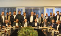 VAN'IN ÖNDE GELEN İSİMLERİ, ATAŞEHİR'DE VAN VAKFI GÜNDEMİYLE BULUŞTU
