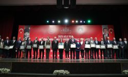 ATAŞEHİR, AİLE VE SOSYAL HİZMET BAKANI MAHİNUR ÖZDEMİR GÖKTAŞ'I AĞIRLADI: MUHTARLARA AİLE YILINI ANLATTI