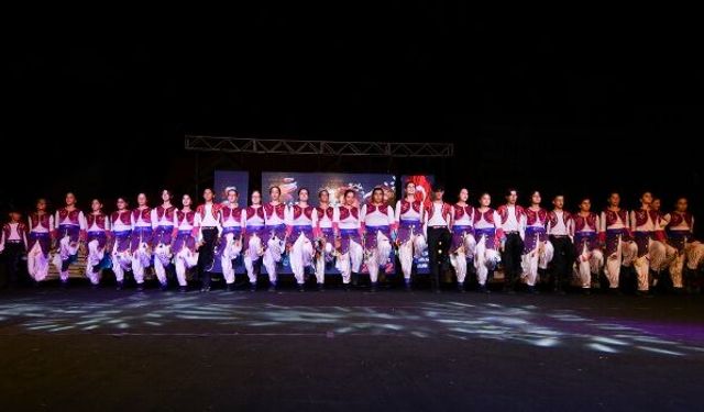 Ataşehirli gençlerin folklor performansı görülmeye değerdi!