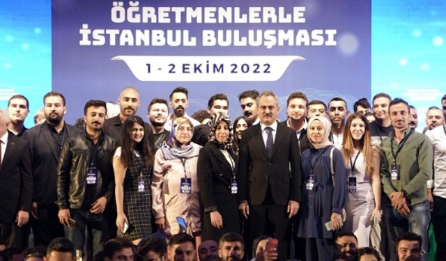 Bakan Özer, Ataşehir'de Öğretmenlerle Buluştu
