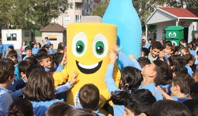 Kartal Belediyesi’nden 24 Okula Atık Toplama Konteyneri