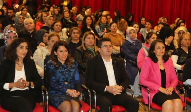 Ataşehir'de kadınlar forumda buluştu