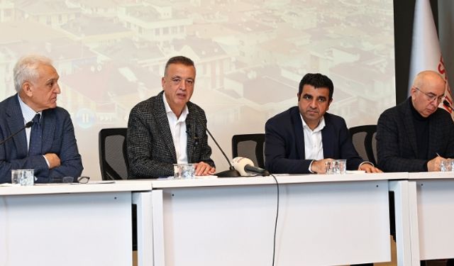 Başkan İlgezdi, Ataşehir'in mülkiyet, imarlarına dair bilgilendirme toplantısı düzenledi