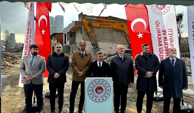 Ataşehir Belediye Başkan Adayı Mustafa Naim Yağcı, 1 Nisan'dan itibaren Ataşehir'de kentsel dönüşümü hızlandıracağız
