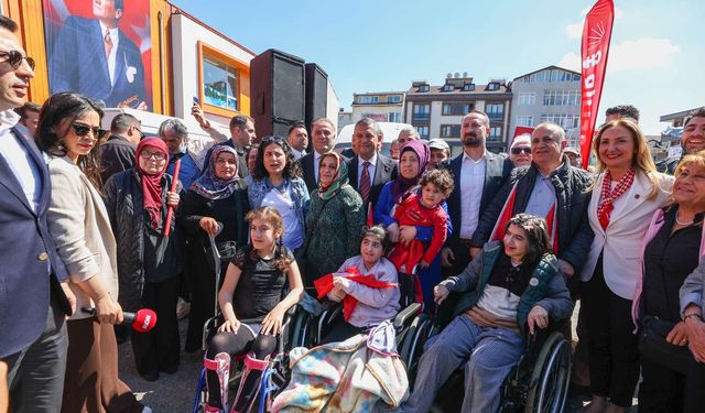 Ataşehir'den Türkiye'ye kırmızı bayrak projesi hayata geçirildi