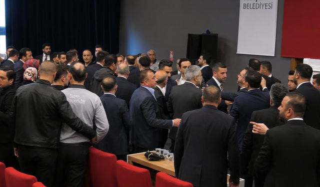 ATAŞEHİR BELEDİYE MECLİSİ'NDE TARTIŞMALI ANLAR