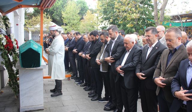 AK Parti Ataşehir İlçe Başkanı Burak Çifci’nin dayısı Aziz Çubukçu son yolculuğuna uğurlandı