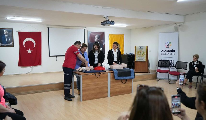 Ataşehir'de ilk yardım eğitimleri verildi