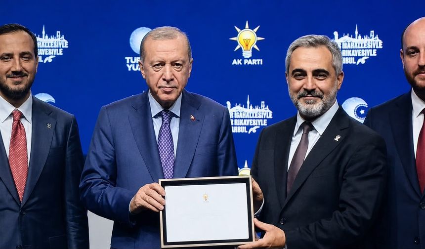 AK Parti Ataşehir İlçe Başkanlığının başarısı Cumhurbaşkanı Erdoğan tarafından ödüllendirildi