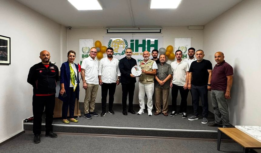 AK Parti Ataşehir’den İHH Ataşehir Şubesi’ne ziyaret