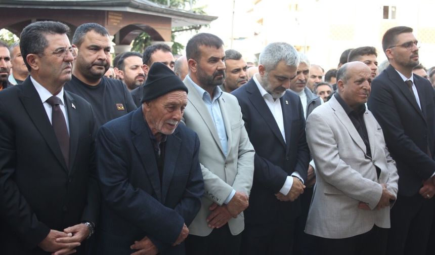 Bozkızıl ailesinin acı kaybı: 46 yaşındaki Fesih Bozkızıl son yolculuğuna uğurlandı